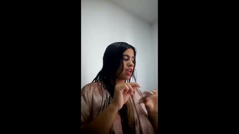 Snapshot of lizathomson_ chatting on 21, 5, 2026 liza online show from 21, 5, 2026