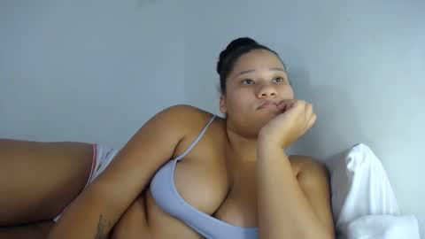 Snapshot of lize_lisha chatting on 10, 10, 2025 lizze online show from 10, 10, 2025