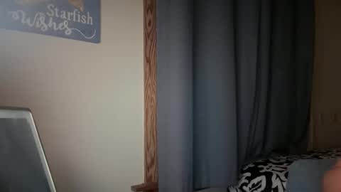 Liz Purr online show from 22, 10, 2025