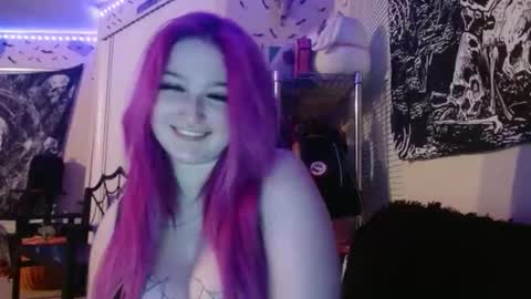 Lizz  online show from 8, 11, 2025