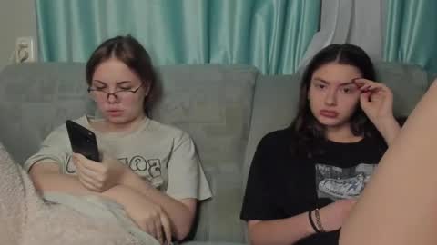 lizzi_muur online show from 9, 12, 2024