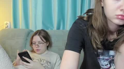 lizzi_muur online show from 20, 12, 2024