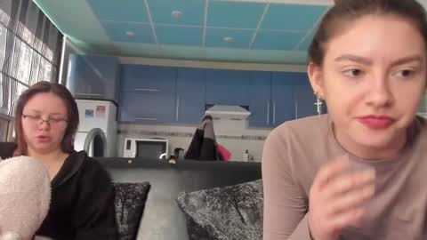 lizzi_muur online show from 16, 2, 2025