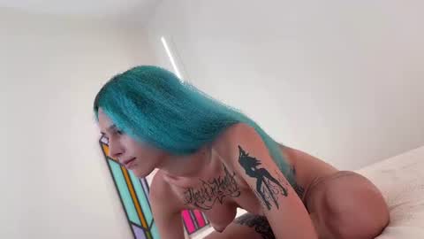 Snapshot of lizzy_trix chatting on 5, 8, 2026 Lizzy Trix online show from 5, 8, 2026