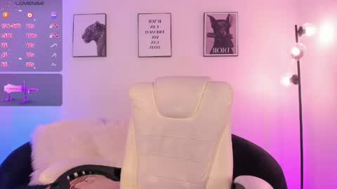 lizzyponcee online show from 25, 5, 2026