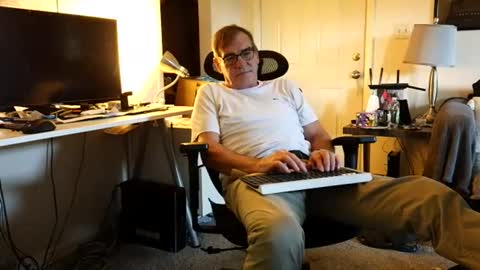 Snapshot of lngdickdaddy chatting on 12, 9, 2025 LongDick Daddy online show from 12, 9, 2025
