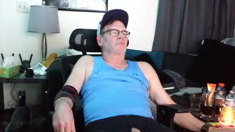 Snapshot of lngdickdaddy chatting on 18, 10, 2025 LongDick Daddy online show from 18, 10, 2025