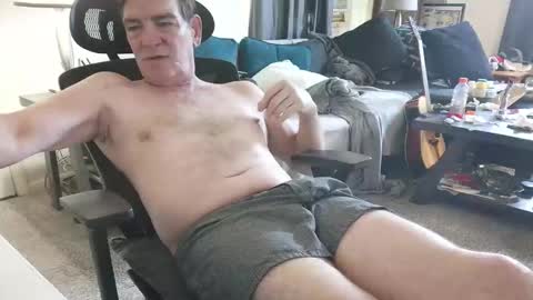 Snapshot of lngdickdaddy chatting on 8, 11, 2025 LongDick Daddy online show from 8, 11, 2025