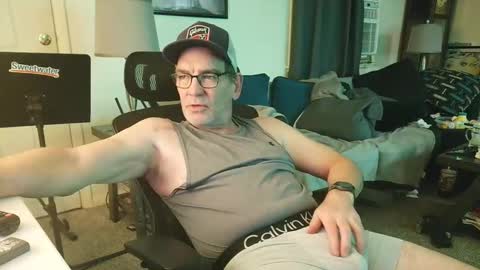 Snapshot of lngdickdaddy chatting on 12, 11, 2025 LongDick Daddy online show from 12, 11, 2025