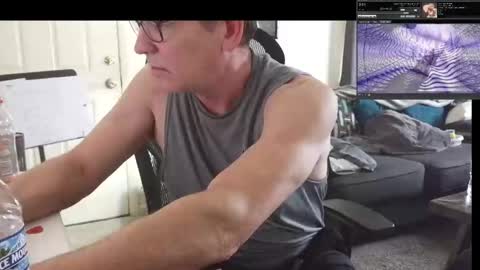 Snapshot of lngdickdaddy chatting on 18, 11, 2025 LongDick Daddy online show from 18, 11, 2025