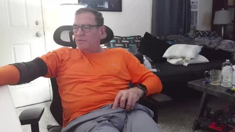 Snapshot of lngdickdaddy chatting on 30, 11, 2025 LongDick Daddy online show from 30, 11, 2025
