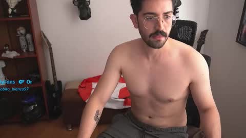 Snapshot of lobito_blanco97 chatting on 31, 10, 2025 Lobito blanco Thefckingwolf main account online show from 31, 10, 2025