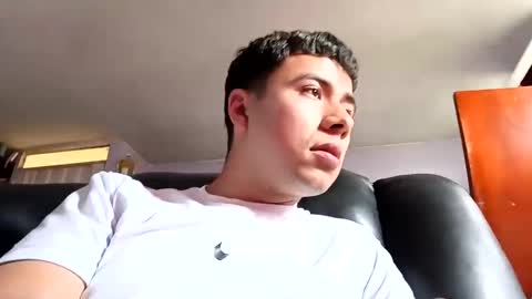 Snapshot of lof_ly08 chatting on 5, 3, 2025 lof_ly08 online show from 5, 3, 2025