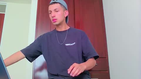 logaan_grey online show from 3, 11, 2025