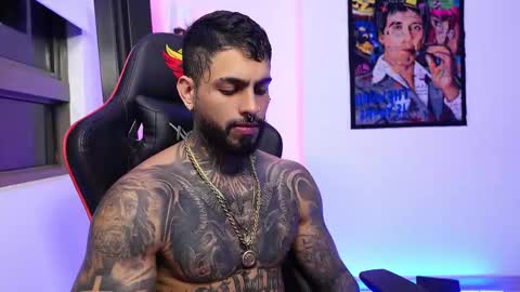 logan_hugh8 online show from 15, 11, 2025