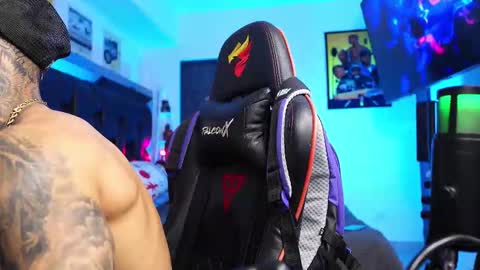 logan_hugh8 online show from 25, 2, 2026