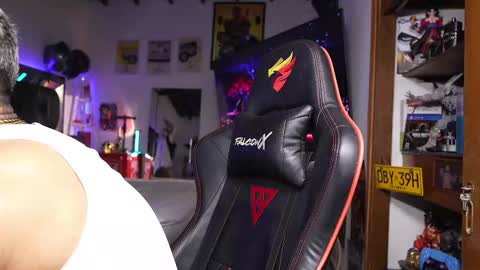 logan_hugh8 online show from 18, 3, 2026