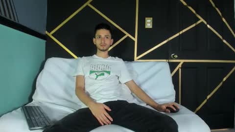 Snapshot of logan_rogers chatting on 24, 9, 2025 Logan Rogers online show from 24, 9, 2025