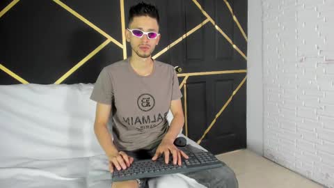 Snapshot of logan_rogers chatting on 9, 10, 2025 Logan Rogers online show from 9, 10, 2025