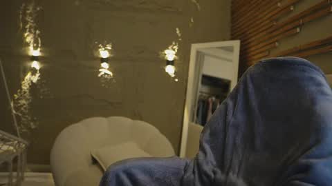 Snapshot of logan_varela chatting on 7, 6, 2026 logan_varela online show from 7, 6, 2026
