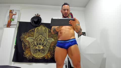 Snapshot of logan_whitters01 chatting on 19, 12, 2024 LOGAN WHITTERS online show from 19, 12, 2024