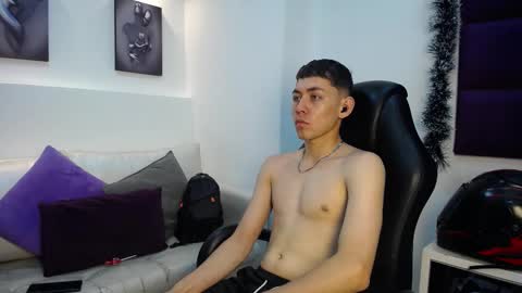 Loganfoster  online show from 21, 12, 2025