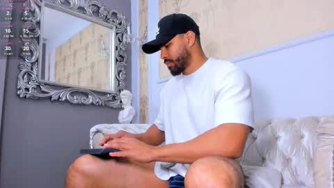 U can call me Logan online show from 19, 11, 2025