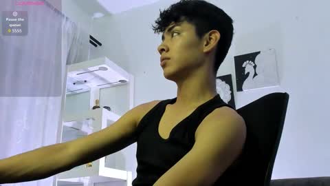 logantwink18 online show from 10, 9, 2025