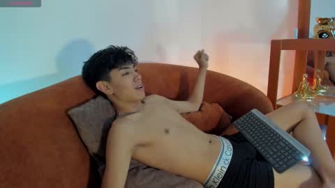 logantwink18 online show from 15, 10, 2025