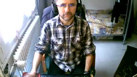 Snapshot of lokoum39 chatting on 11, 2, 2025 lokoum39 online show from 11, 2, 2025