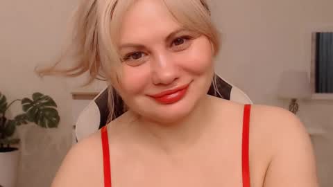  Lola  online show from 18, 11, 2025