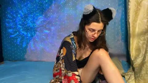 lola_aspis online show from 3, 11, 2025