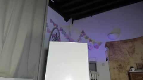 lola_belgium online show from 3, 3, 2025