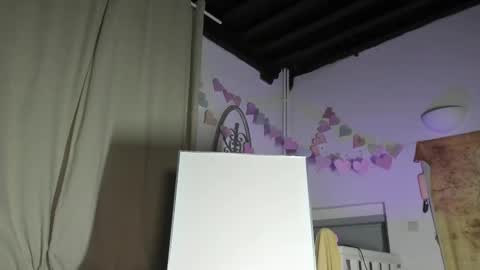 lola_belgium online show from 6, 3, 2025