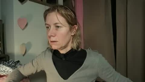 lola_belgium online show from 1, 3, 2026