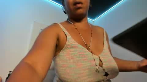 Snapshot of lola_js chatting on 11, 5, 2026 lola_js online show from 11, 5, 2026