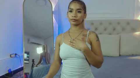 lola red online show from 27, 10, 2025