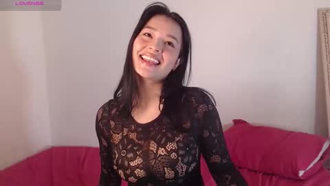 lola_sweeet18 online show from 28, 9, 2025