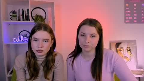 Snapshot of lola_swon chatting on 4, 10, 2025 Lola online show from 4, 10, 2025