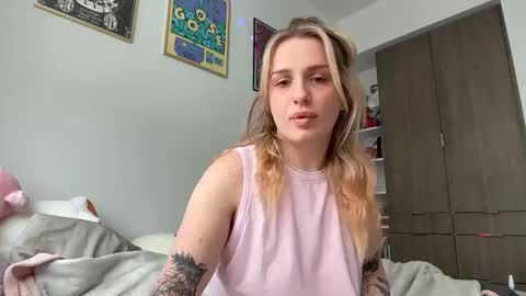 Snapshot of lolaa555 chatting on 1, 4, 2026 lolaa555 online show from 1, 4, 2026