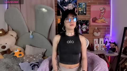 Snapshot of lolaa_bunnyy chatting on 2, 3, 2025 Lola Bunny online show from 2, 3, 2025