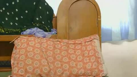 lolaa online show from 29, 9, 2025