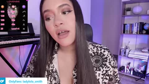 lolaasmith_21 online show from 24, 1, 2025