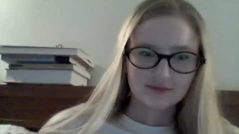 lolaglamour_ online show from 23, 6, 2026