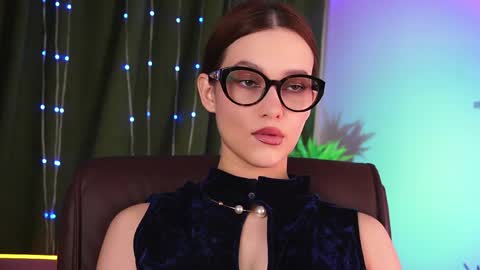 lolalemona online show from 17, 4, 2026