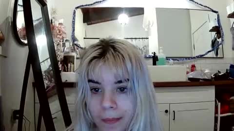 Lola Lixx online show from 8, 4, 2026