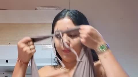 lolalola_12 online show from 6, 11, 2025