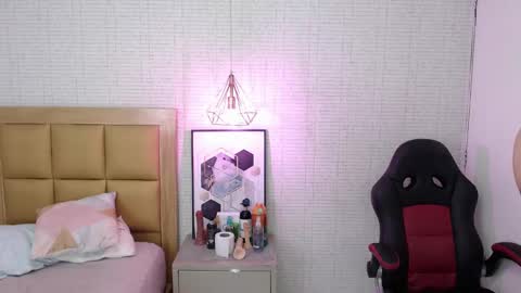 LOLA online show from 21, 2, 2025