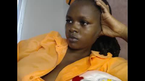 lolamia7 online show from 26, 11, 2025