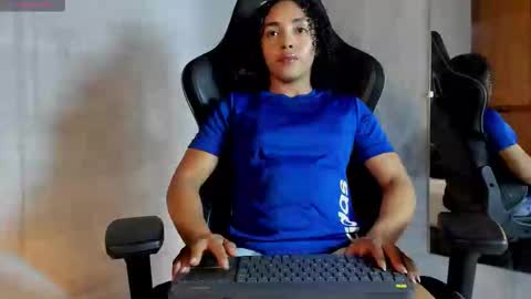 lolareyes1 online show from 20, 2, 2026